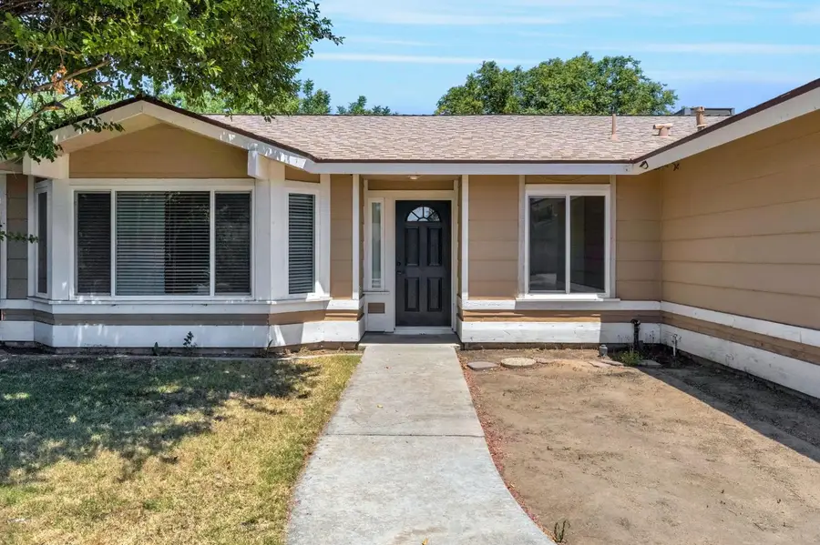 1355 Fremont Avenue, Clovis, CA 93612 - #3