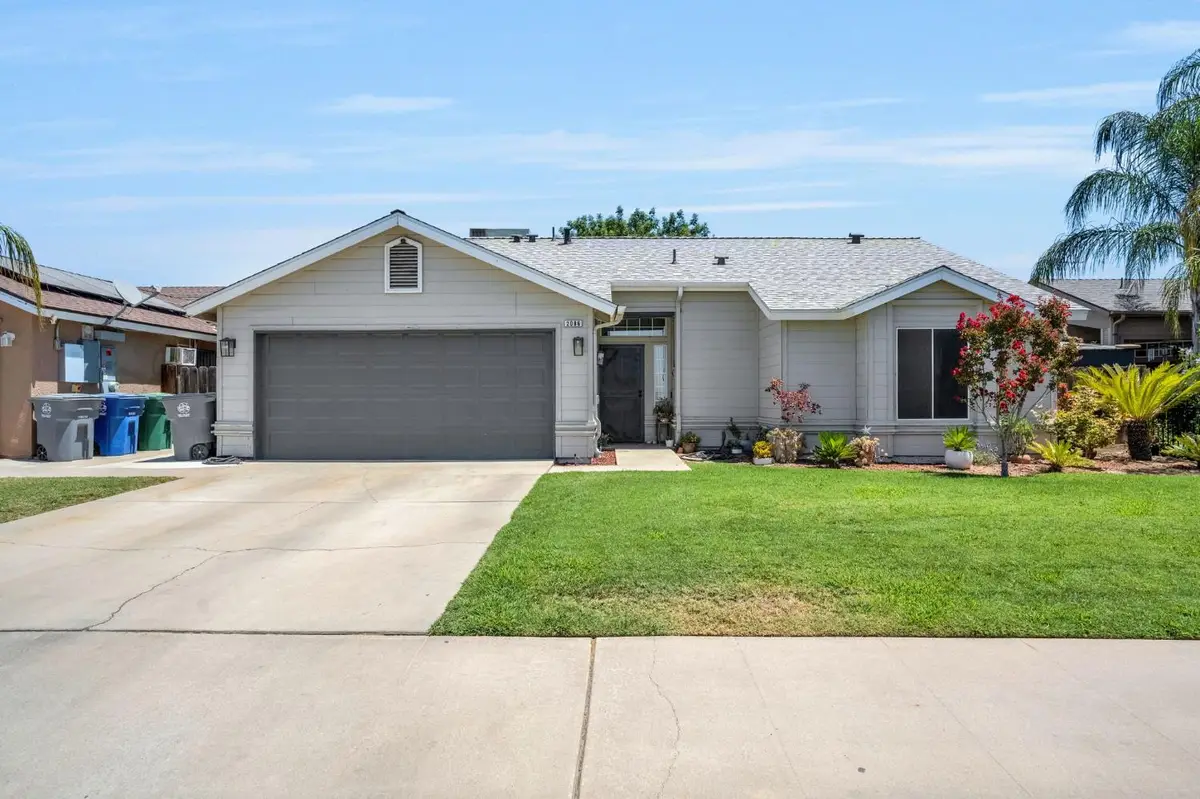 2086 Mitchell Avenue, Selma, CA 93662 - #1