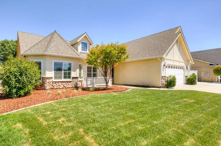 1927 N Karen Avenue, Clovis, CA 93619 - #2