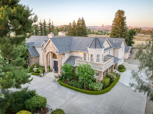 8584 N Madsen Avenue, Clovis, CA 93619