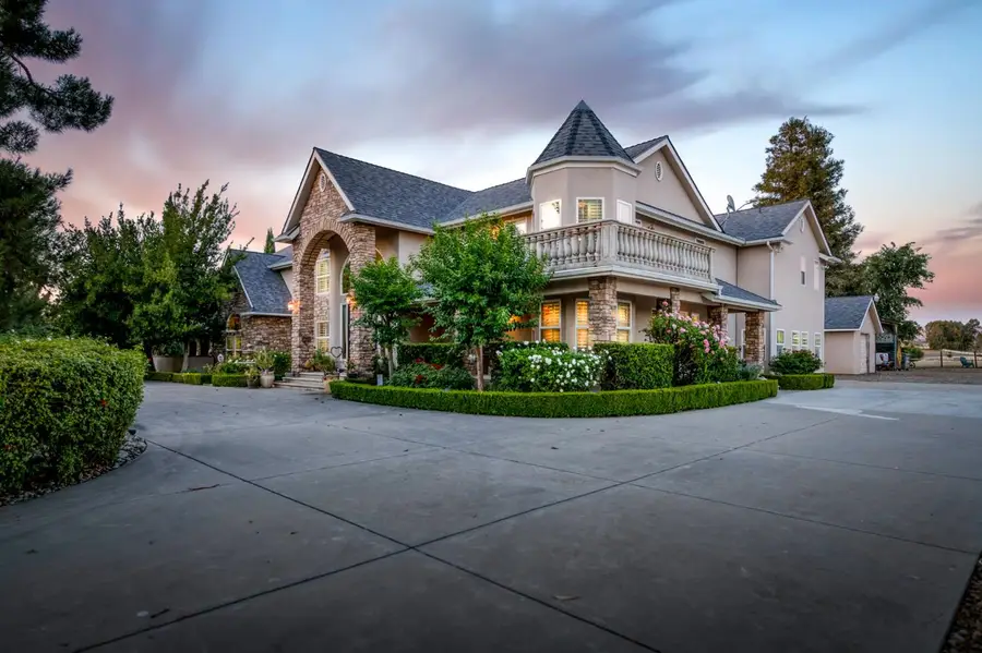 8584 N Madsen Avenue, Clovis, CA 93619 - #3