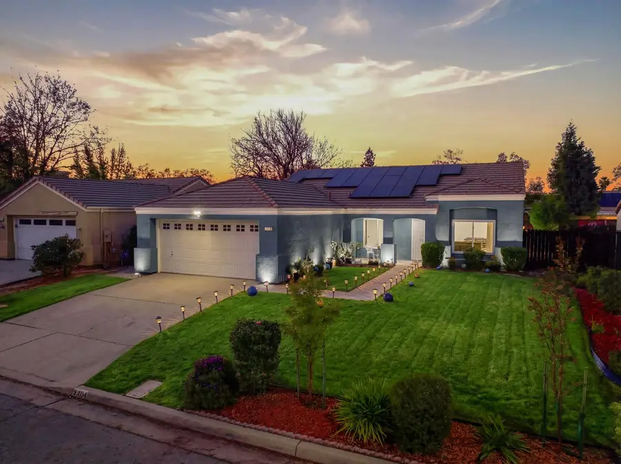 2404 E El Paso Avenue E, Fresno, CA 93720 - #2