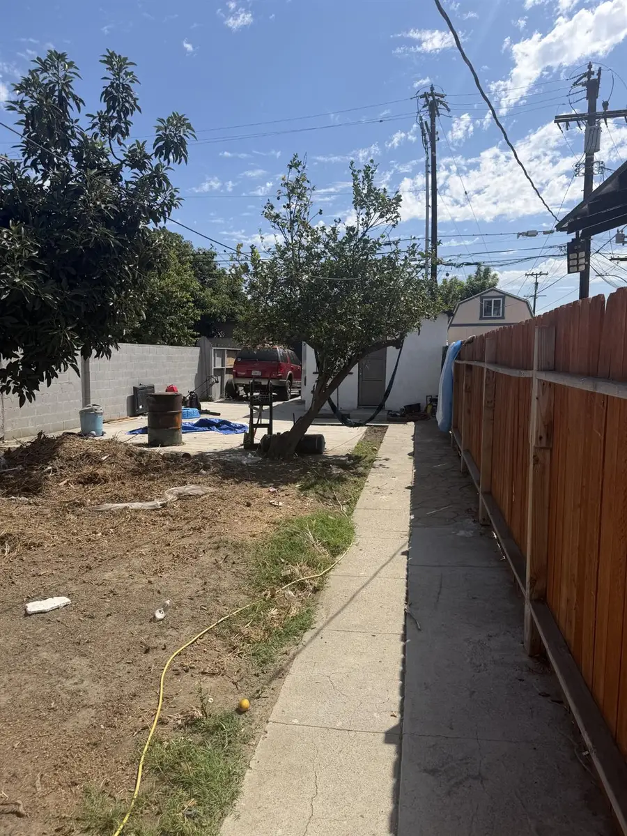 7114 Miramonte Boulevard, Los Angeles, CA 90001 - #2
