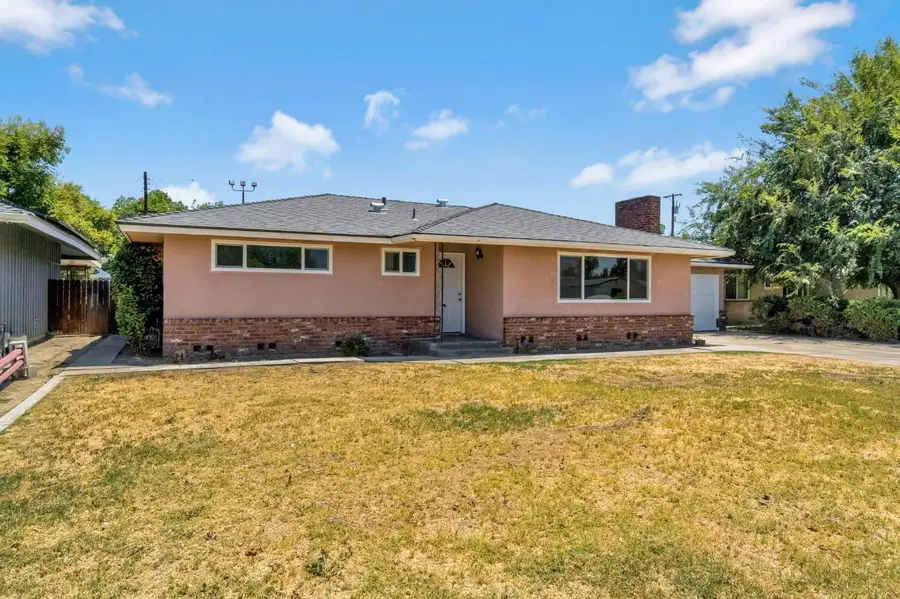 880 I Street, Parlier, CA 93648 - #2