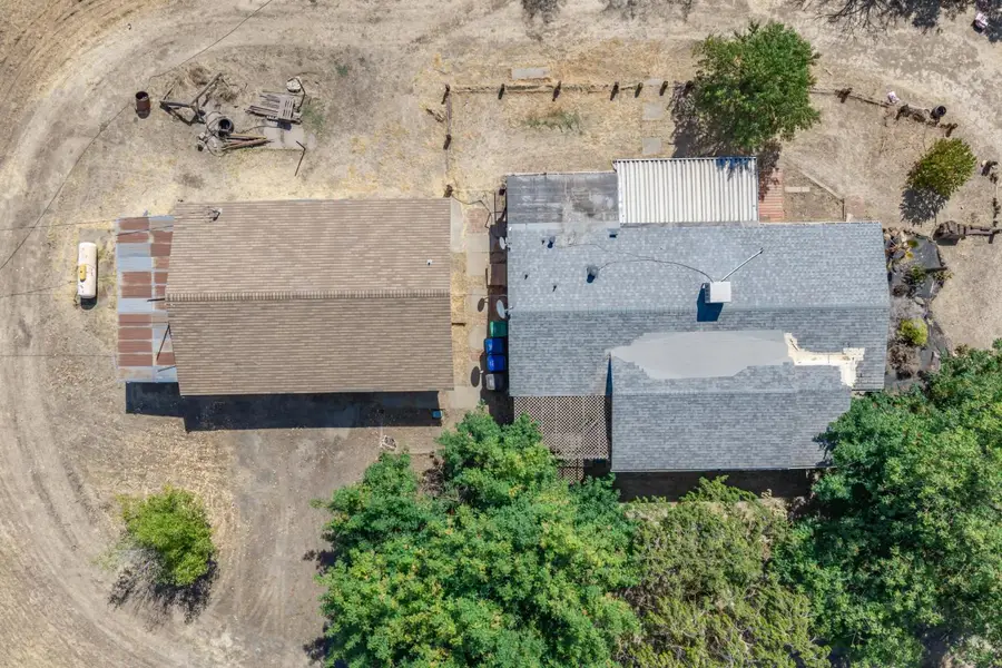 12752 N Robinson Avenue, Sanger, CA 93657 - #2