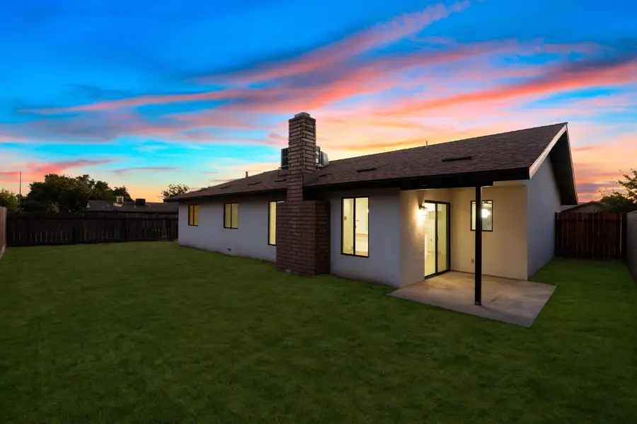 5408 N Salinas Avenue, Fresno, CA 93722 - #3