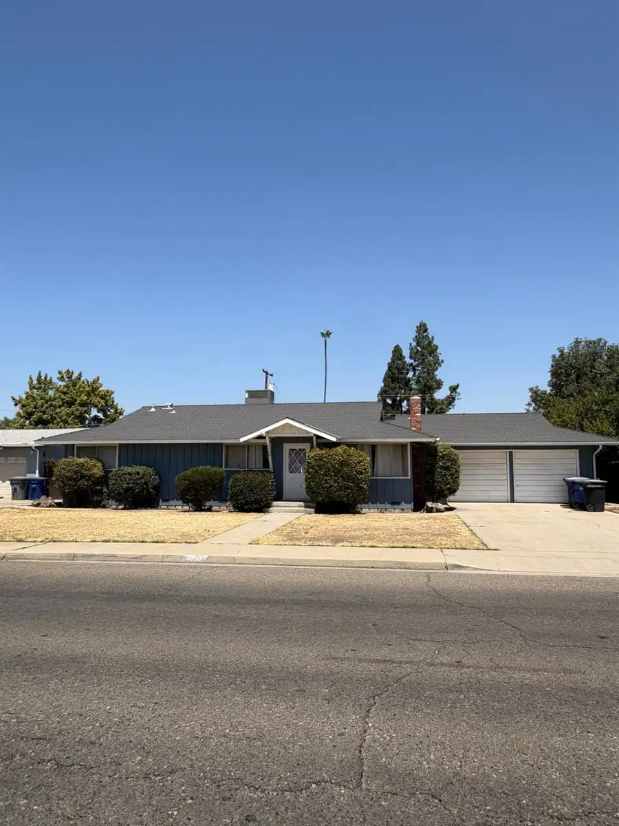 2106 5th Street, Sanger, CA 93657 - #2