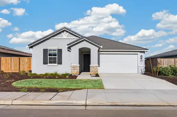 3235 Lourdes Avenue, Clovis, CA 93619