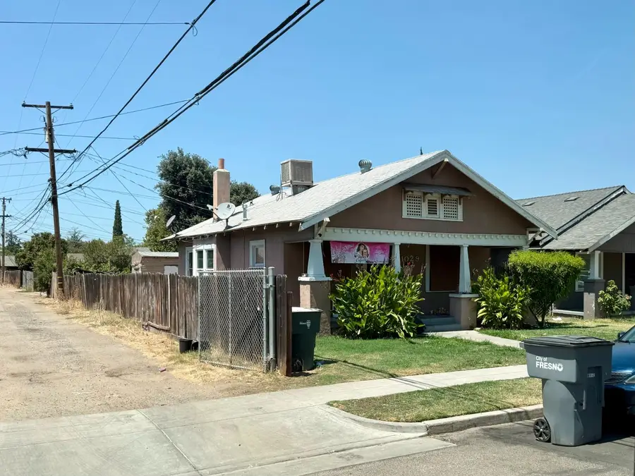 1029 N Mariposa Street, Fresno, CA 93701 - #3