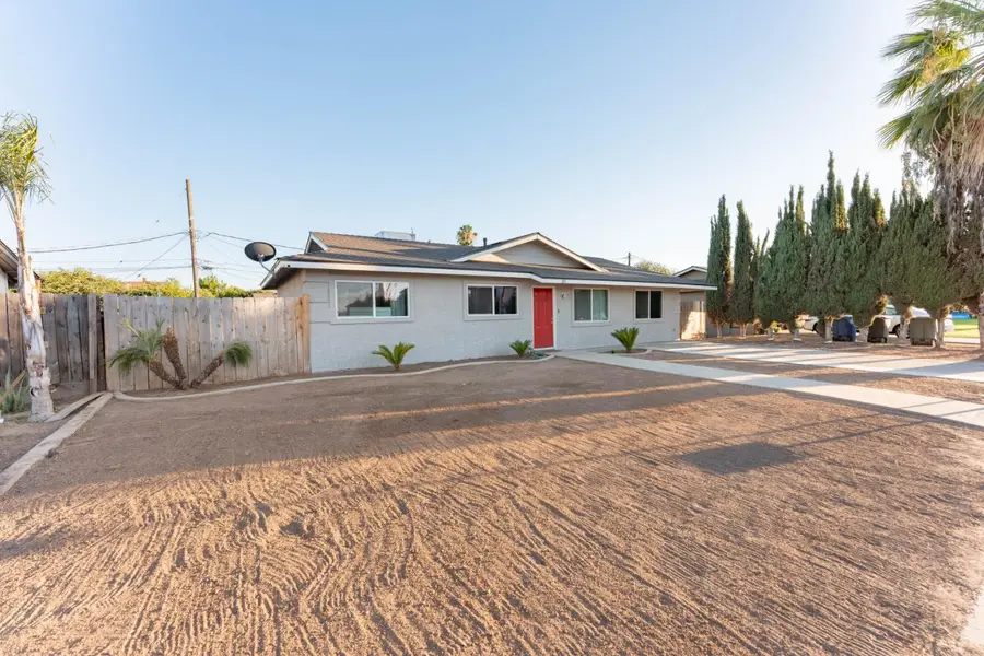 200 W Sierra Way, Dinuba, CA 93618 - #2