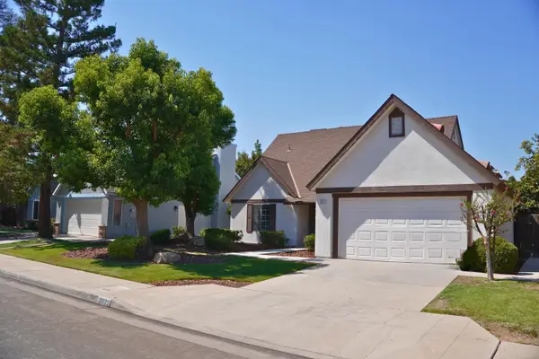 2022 E Cromwell Avenue, Fresno, CA 93720