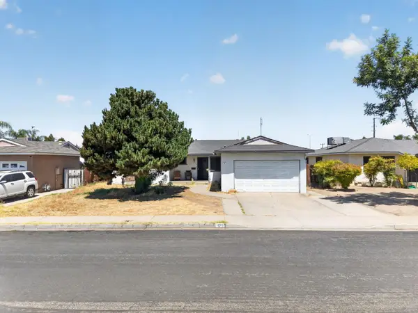 179 W Norwich Avenue, Clovis, CA 93612