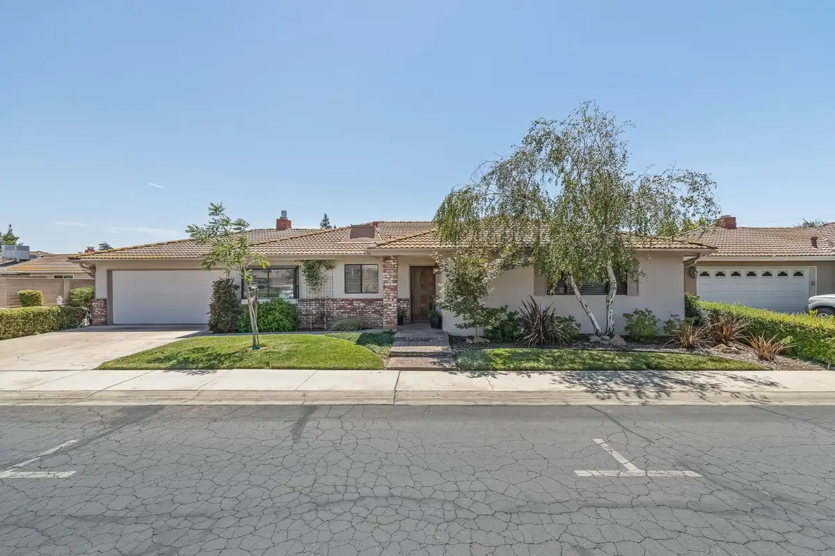867 E Frederick Avenue, Fresno, CA 93720 - #1