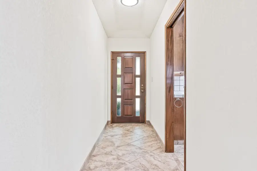 867 E Frederick Avenue, Fresno, CA 93720 - #3