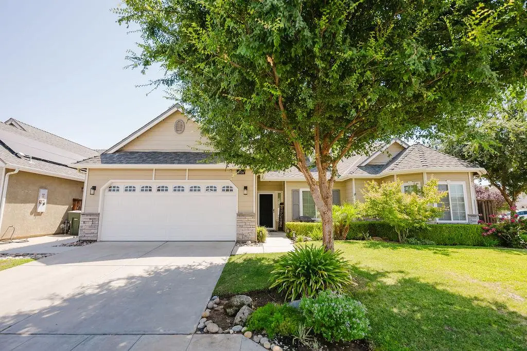 3136 N Mckelvey Avenue, Fresno, CA 93727 - #1