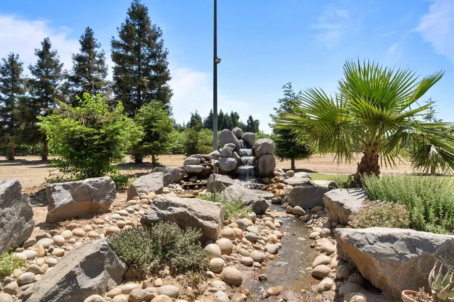 505 N Indianola Avenue, Sanger, CA 93657 - #3