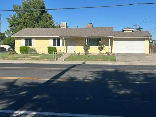 3684 N Millbrook, Fresno, CA 93726 - #1