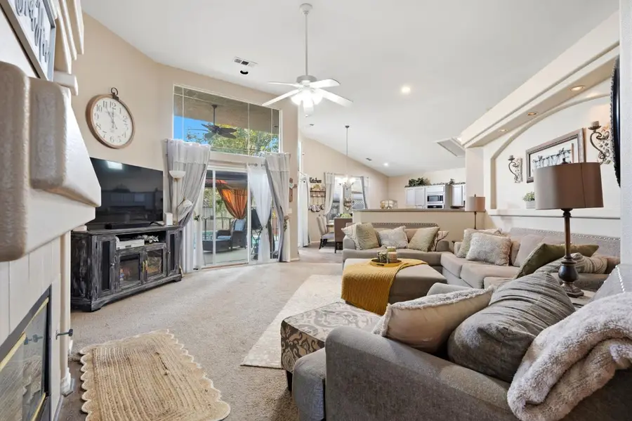 1635 E La Vida Court, Visalia, CA 93292 - #3