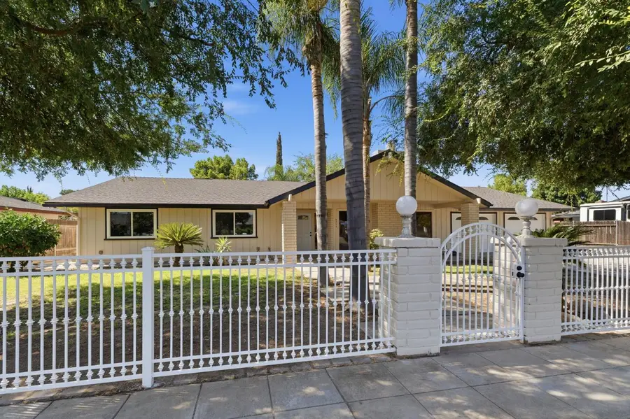 2577 W Noble, Caruthers, CA 93609 - #2