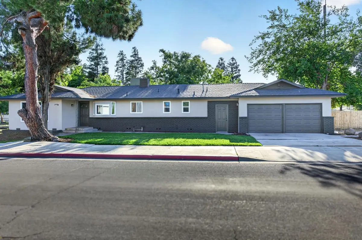 210 Sunnyside Avenue, Clovis, CA 93611 - #1