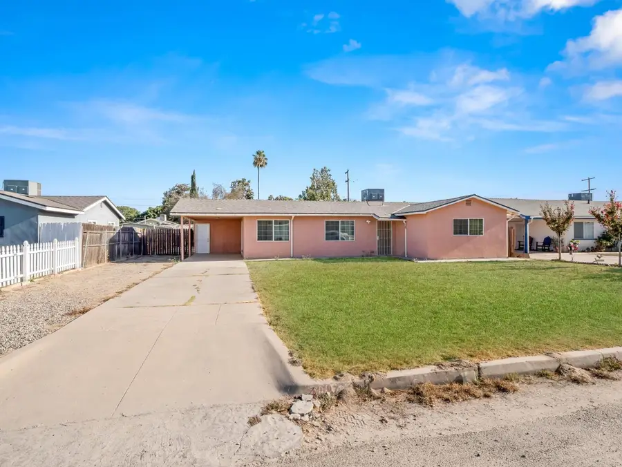 8687 E Khan Street, Selma, CA 93662 - #2