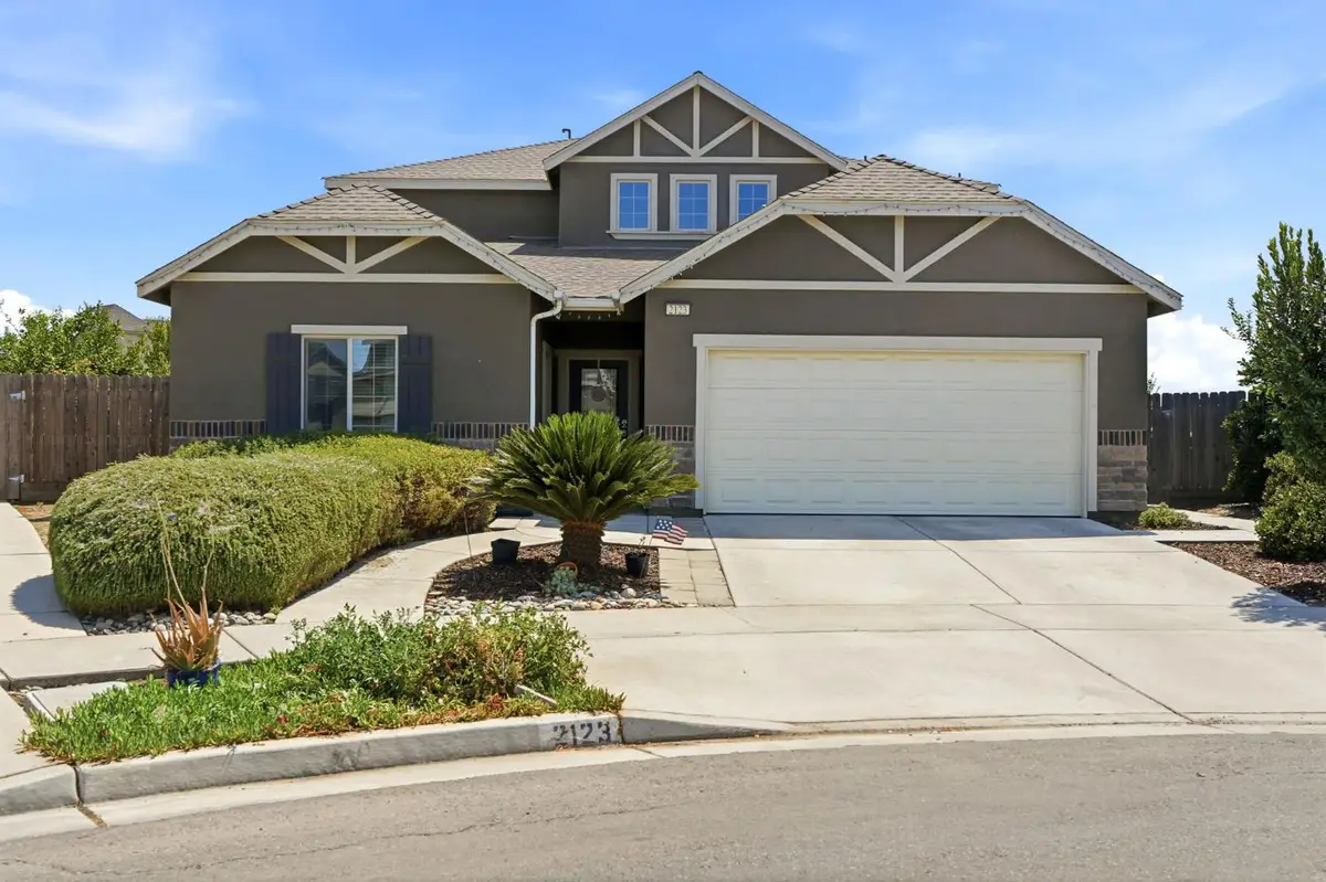 2123 W Hopkins Way, Hanford, CA 93230 - #1