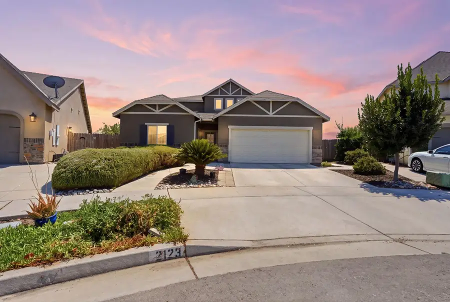 2123 W Hopkins Way, Hanford, CA 93230 - #2