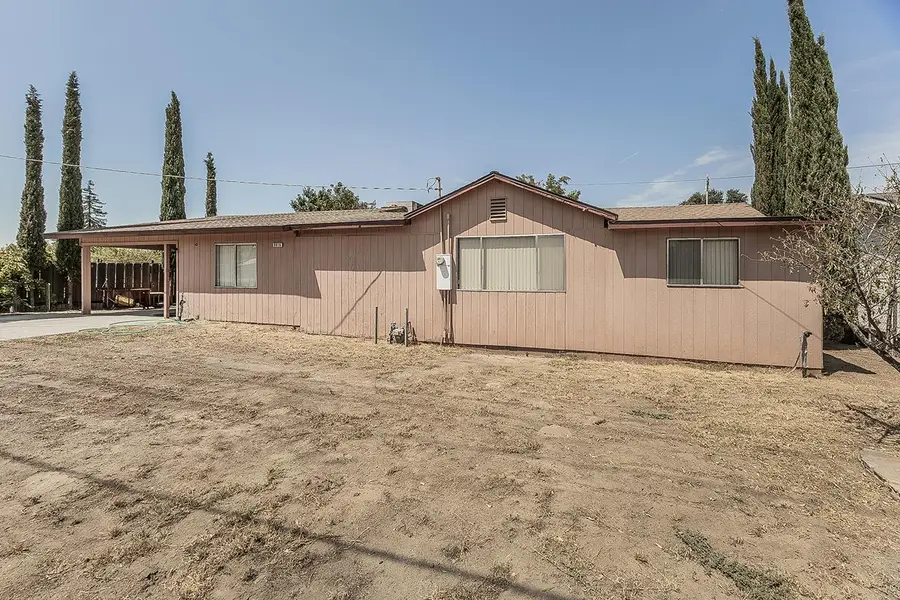 9016 E Dinuba Avenue, Selma, CA 93662 - #2