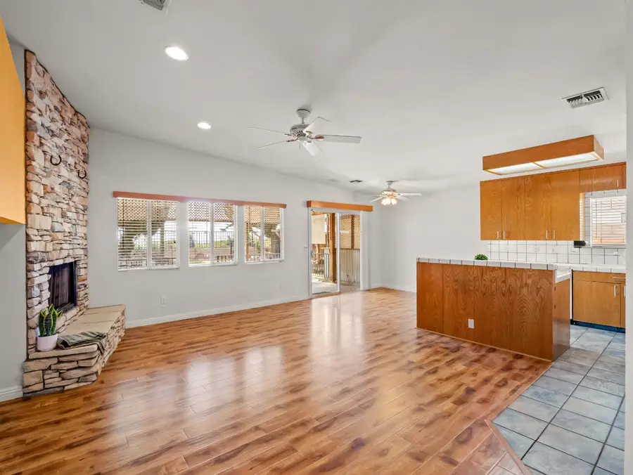 333 Terrace Hill Avenue, Bakersfield, CA 93308 - #3