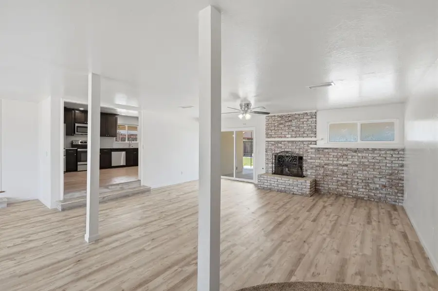 335 E Sycamore Drive, Hanford, CA 93230 - #3