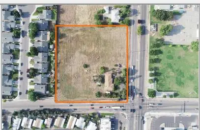 2413 S Chestnut Avenue, Fresno, CA 93725 - #1