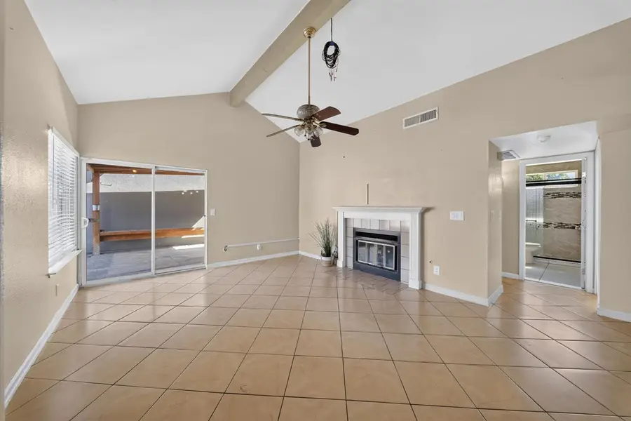 2638 N Selland Avenue, Fresno, CA 93722 - #3