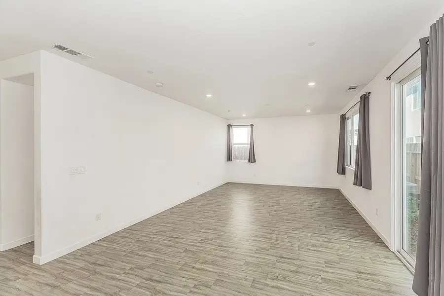 2844 N Vahe, Fresno, CA 93704 - #3