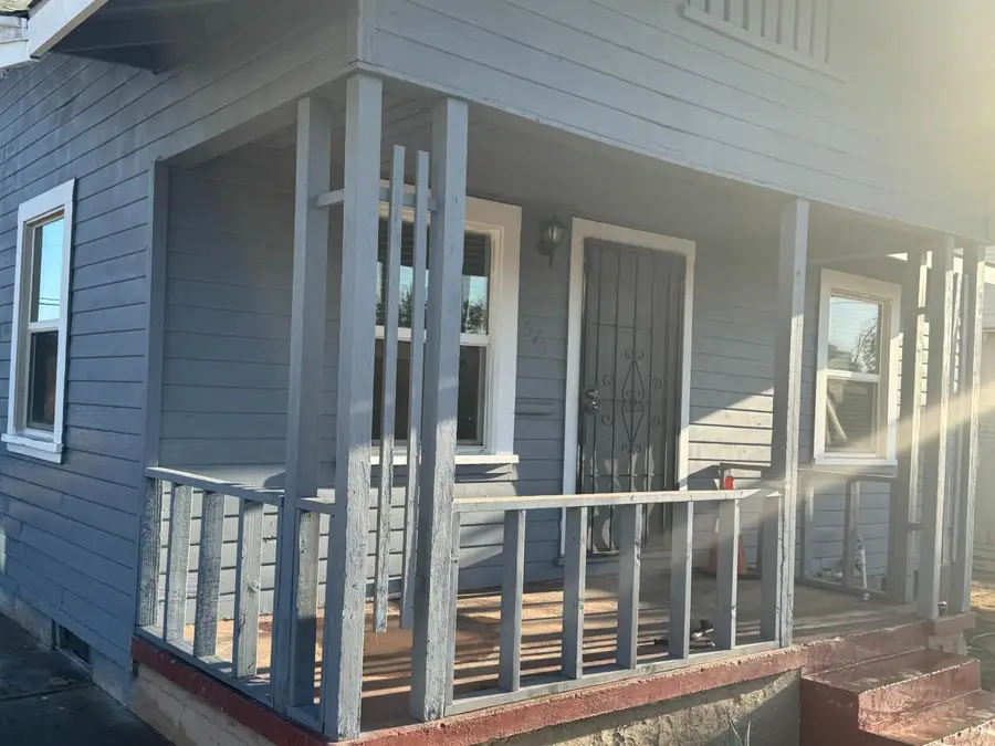 575 W Weldon Avenue, Fresno, CA 93705 - #2