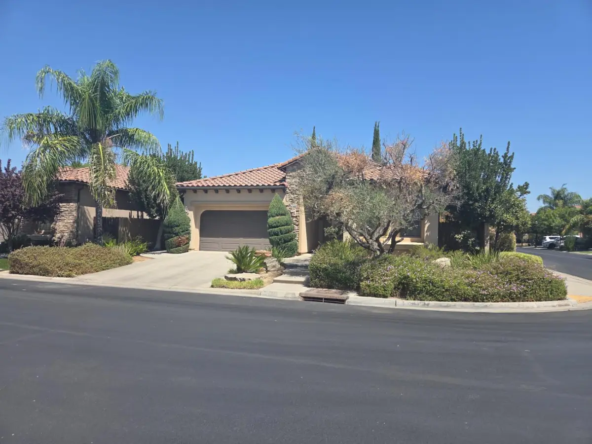 1564 E Via Estrella Drive, Fresno, CA 93730 - #1