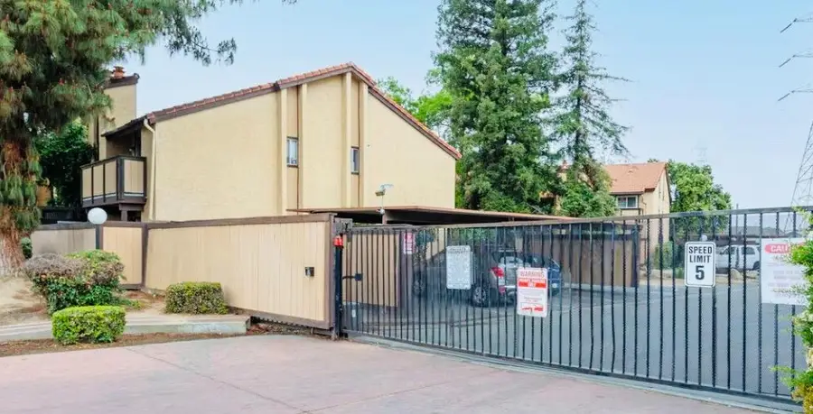 1550 W Ashlan Avenue #102, Fresno, CA 93705 - #2