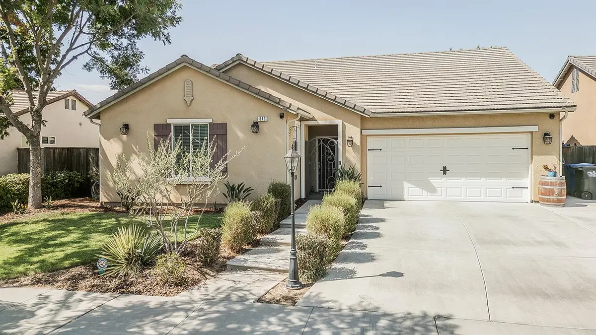 843 Bellis Avenue, Dinuba, CA 93618 - #1