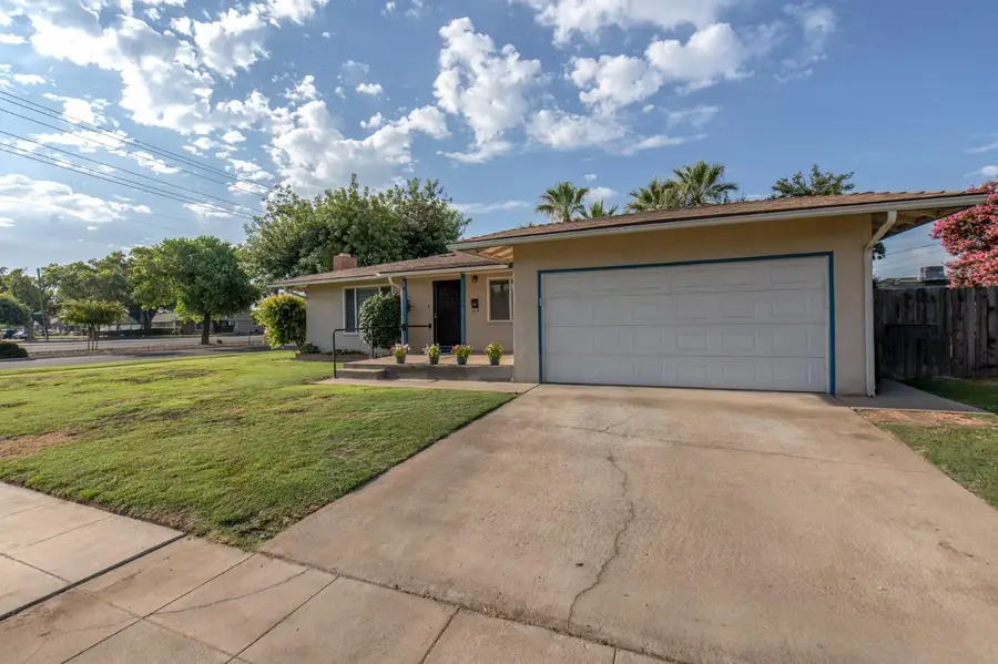 3086 E Holland Avenue, Fresno, CA 93726 - #2