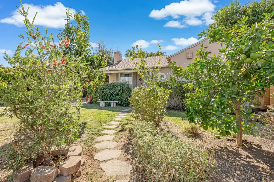 805 N Adoline Avenue, Fresno, CA 93728 - #3
