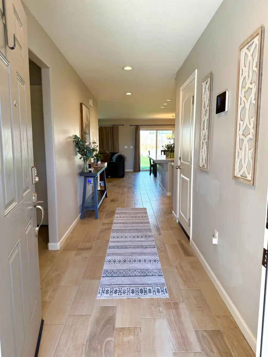338 Tracy Street, Visalia, CA 93292 - #3