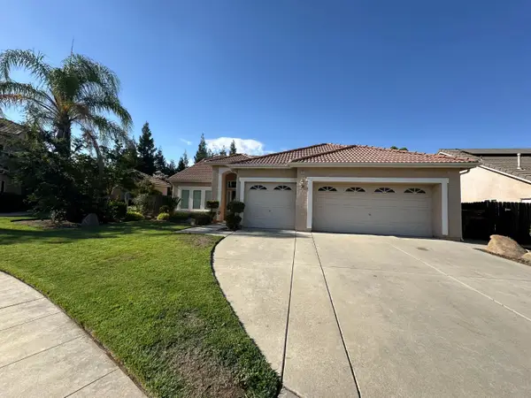 2136 E Turnberry Avenue, Fresno, CA 93730