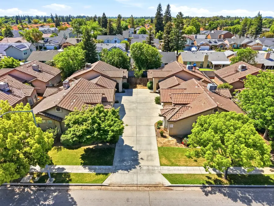 4693 W Clinton Avenue #101, Fresno, CA 93722 - #2
