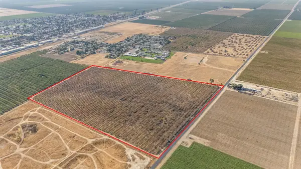 1 Howard Rd, Earlimart, CA 93219