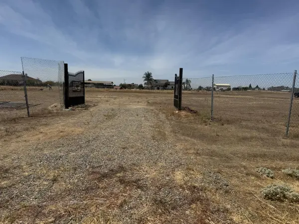 21196 Lomita, Madera, CA 93638