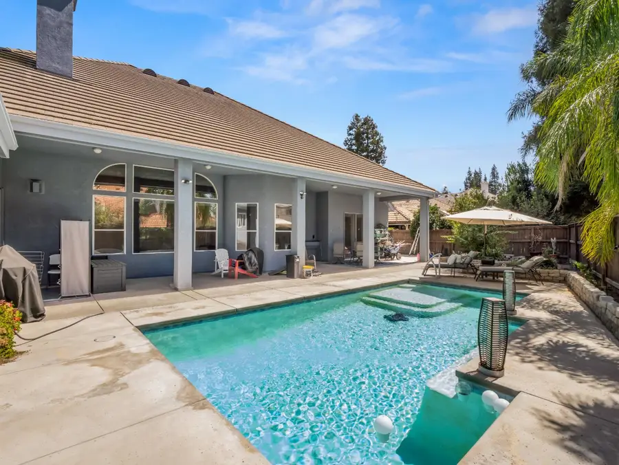 152 W Peace River Drive, Fresno, CA 93711 - #2