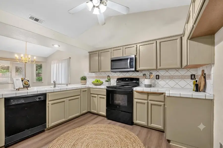 5438 N State Street, Fresno, CA 93722 - #3