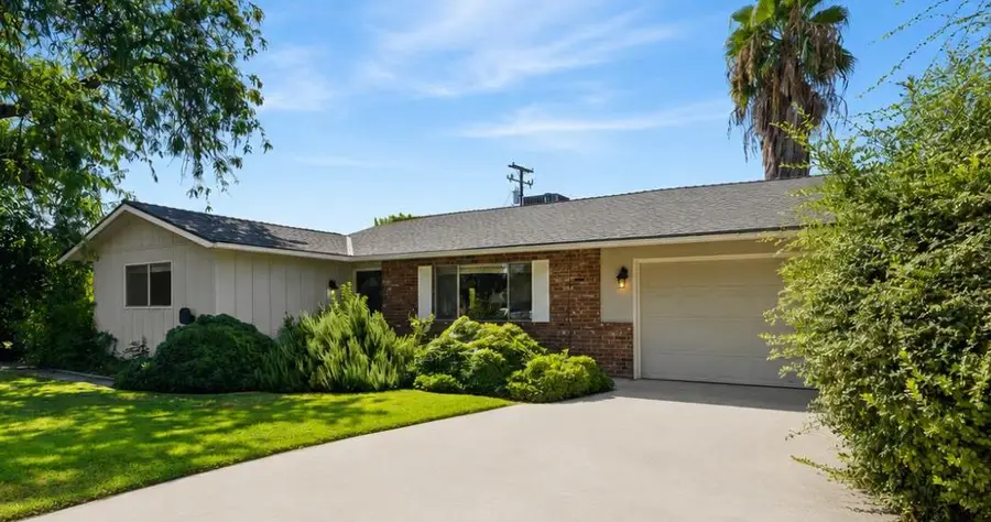 1307 E Loftus Lane, Fresno, CA 93710 - #2