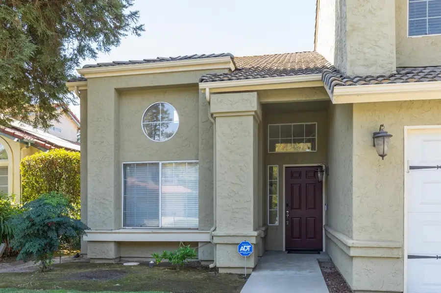 953 E Buckhill Road, Fresno, CA 93720 - #2