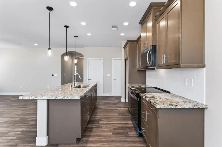 16298 W David Avenue, Kerman, CA 93630 - #3