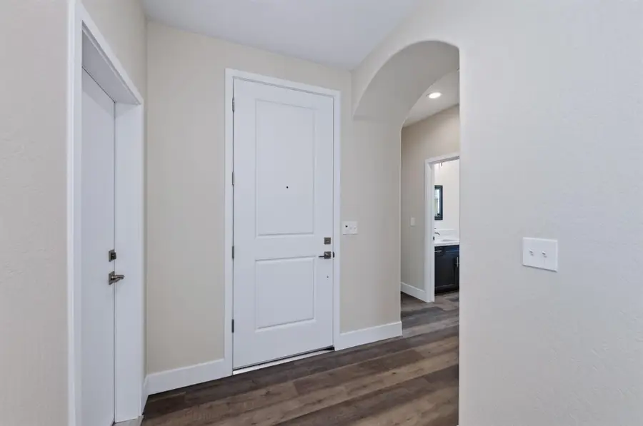 16153 W Sunset Avenue, Kerman, CA 93630 - #3